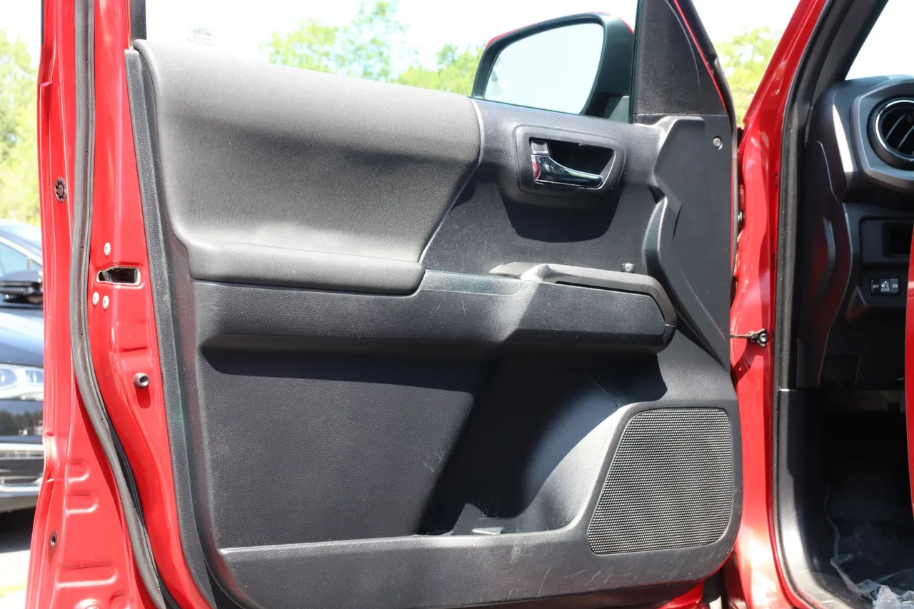 2018 Toyota Tacoma Double Cab — photo 14 of 34