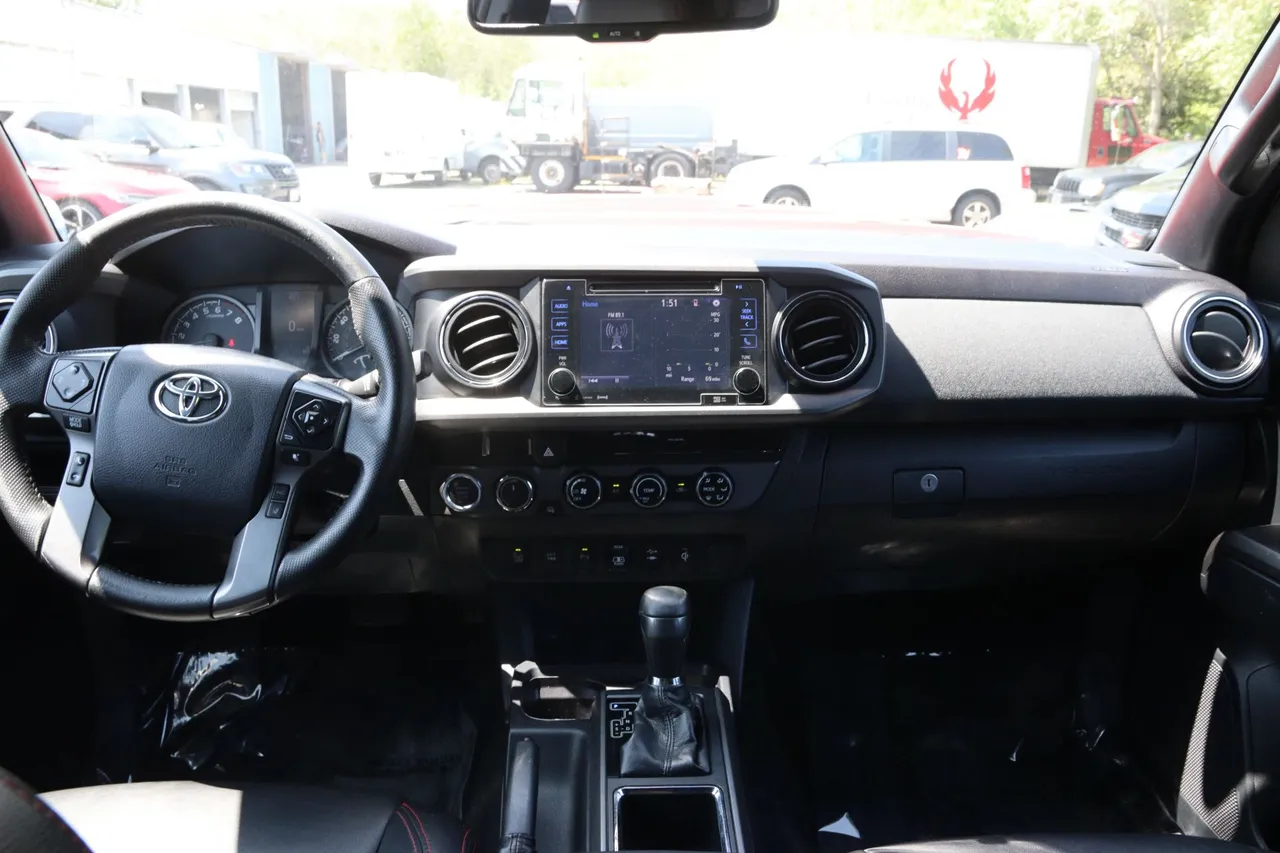 2018 Toyota Tacoma Double Cab — photo 19 of 34