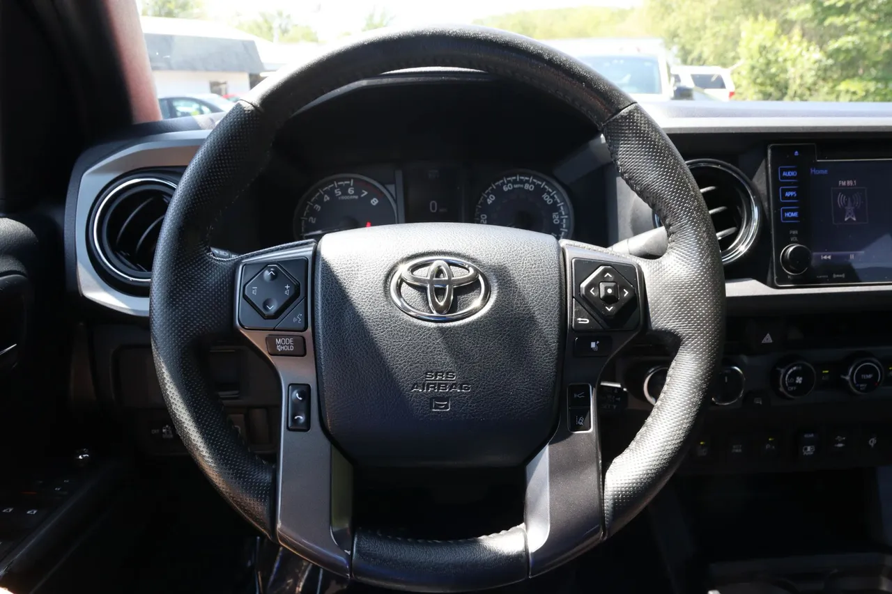 2018 Toyota Tacoma Double Cab — photo 22 of 34