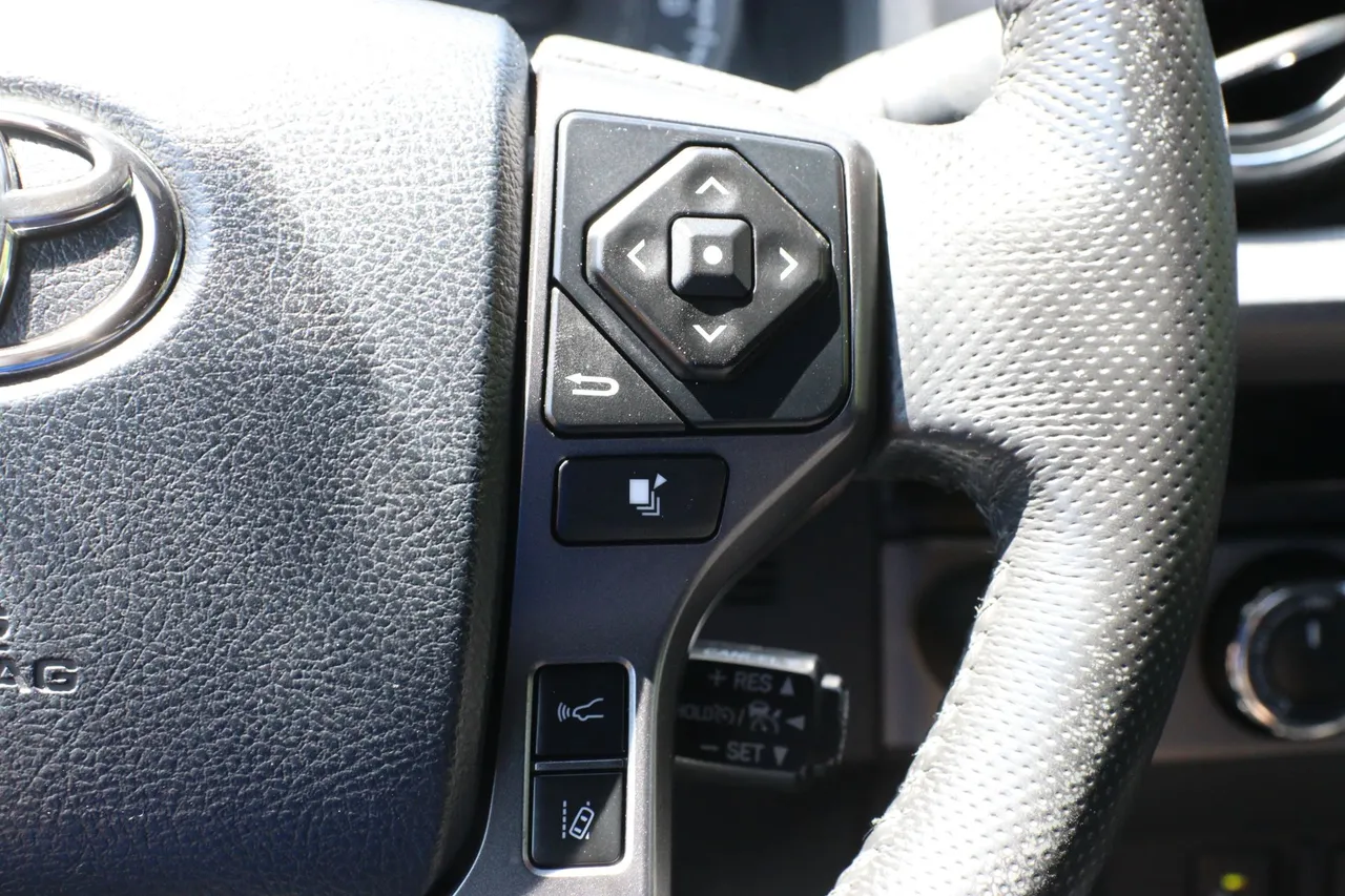 2018 Toyota Tacoma Double Cab — photo 24 of 34