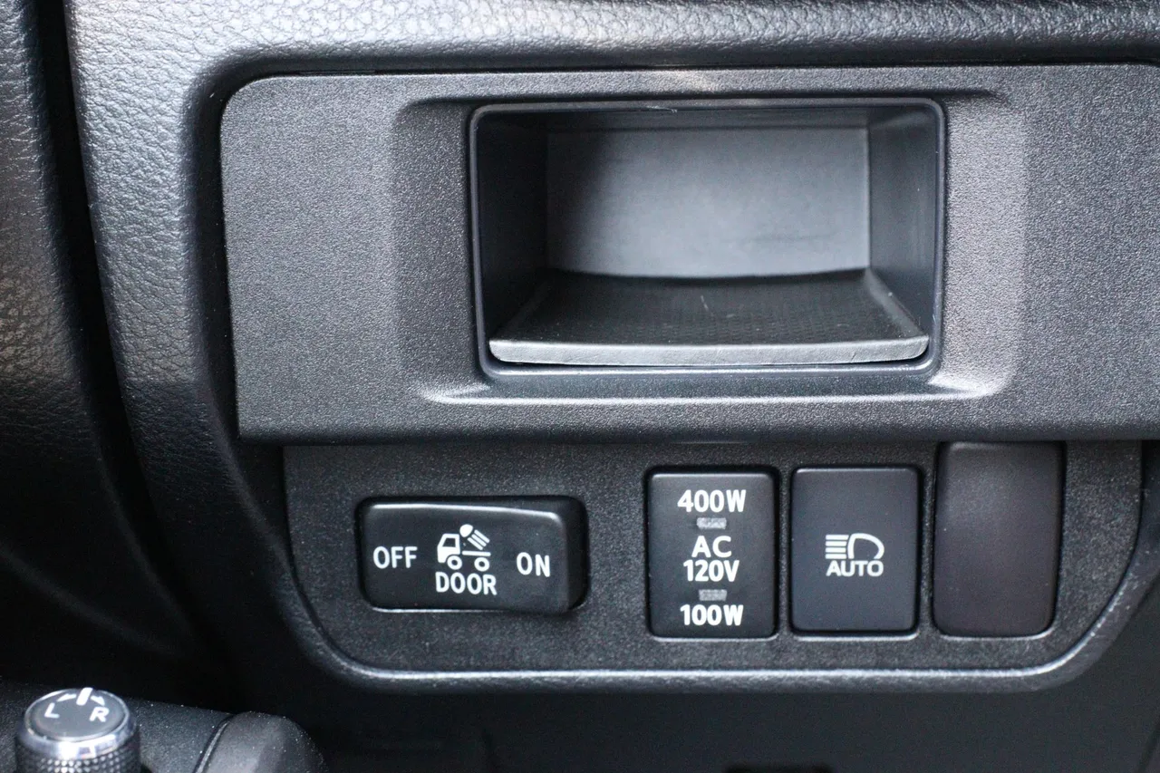 2018 Toyota Tacoma Double Cab — photo 27 of 34
