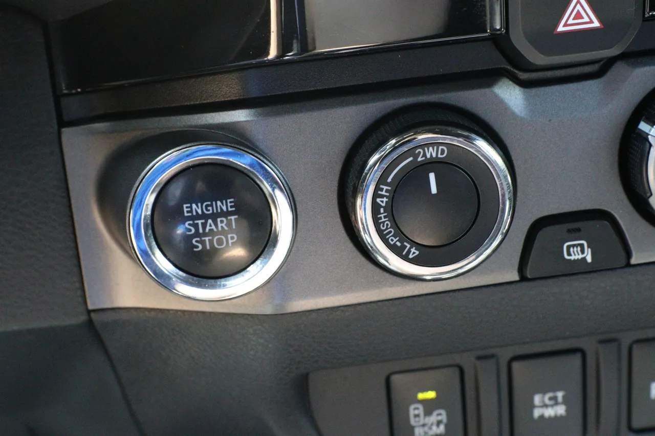 2018 Toyota Tacoma Double Cab — photo 28 of 34