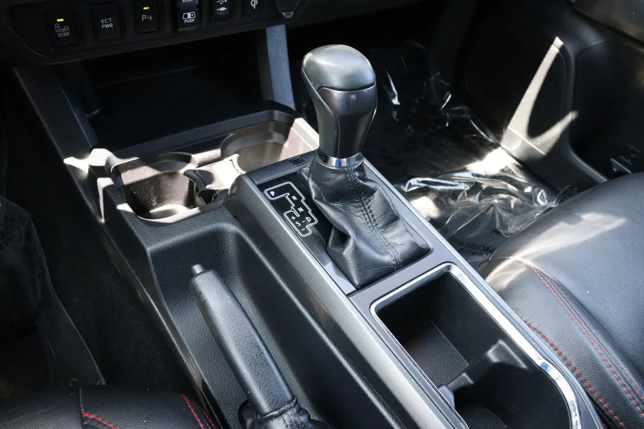 2018 Toyota Tacoma Double Cab — photo 29 of 34