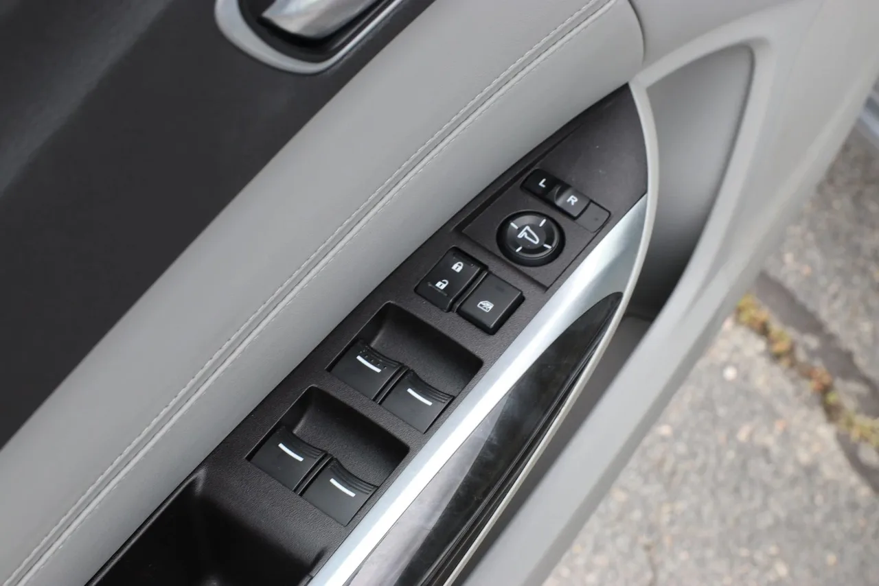 2019 Acura TLX 3.5 Sedan 4D in Gray — photo 13 of 33