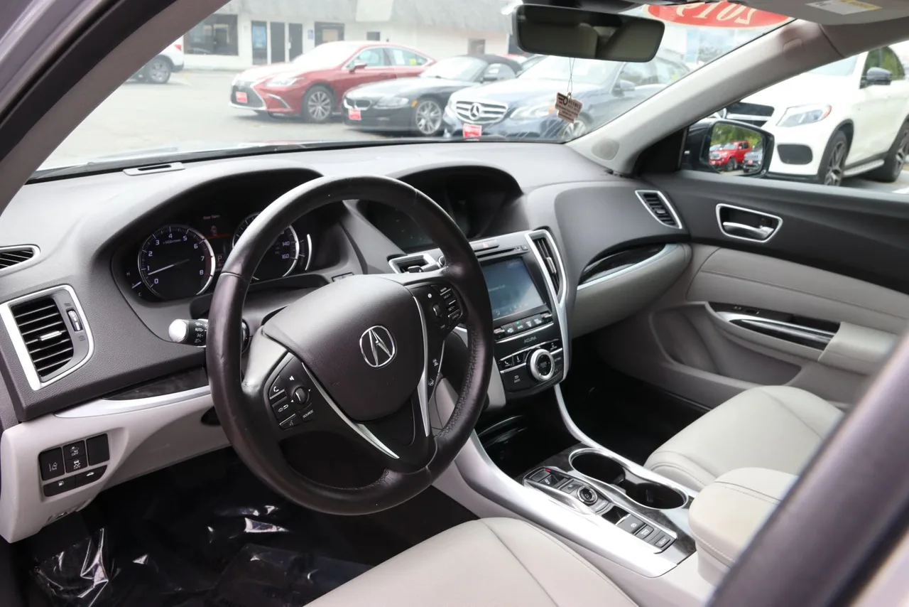 2019 Acura TLX 3.5 Sedan 4D in Gray — photo 17 of 33