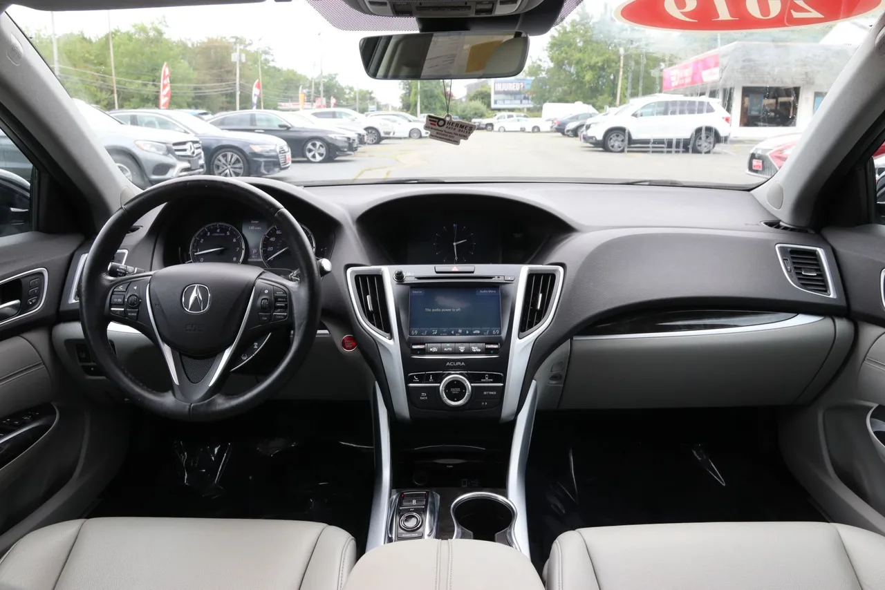 2019 Acura TLX 3.5 Sedan 4D in Gray — photo 18 of 33
