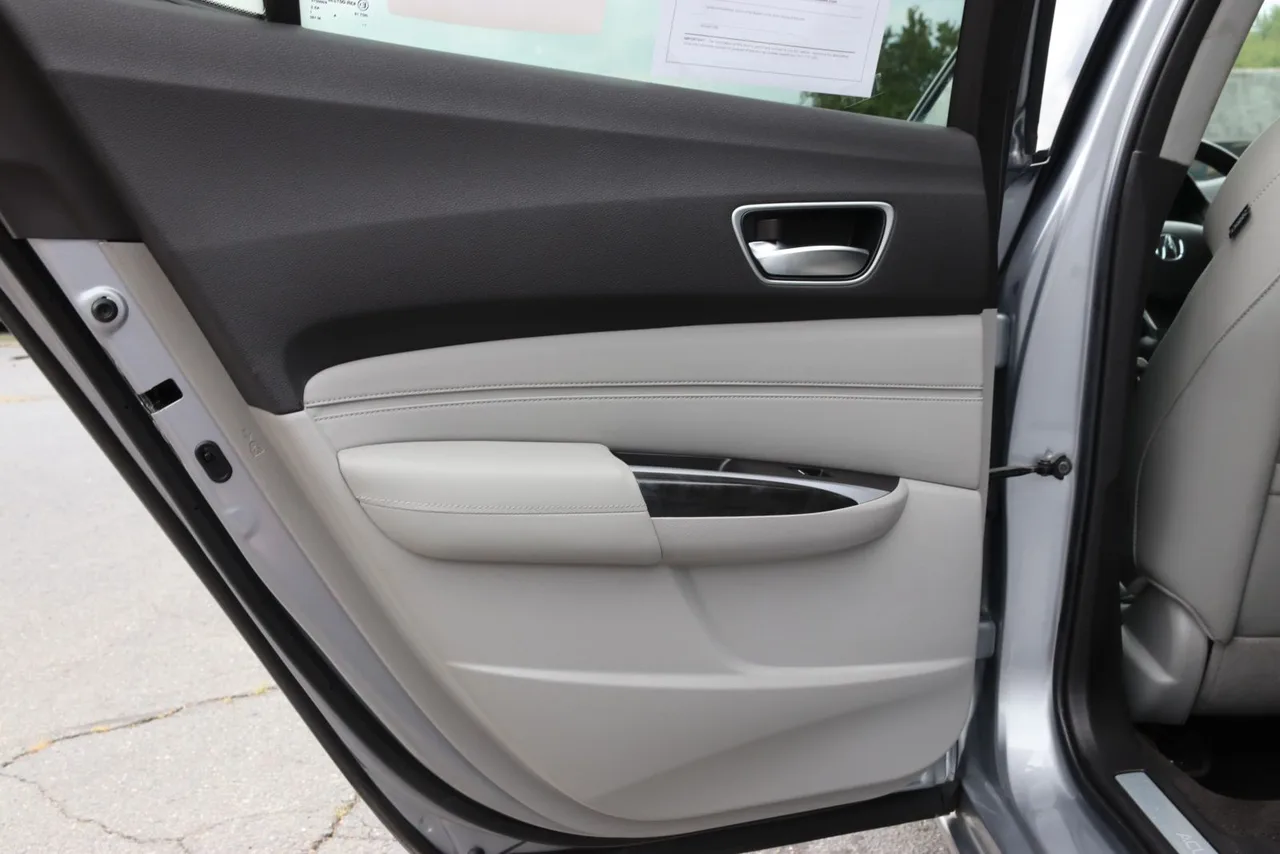2019 Acura TLX 3.5 Sedan 4D in Gray — photo 31 of 33