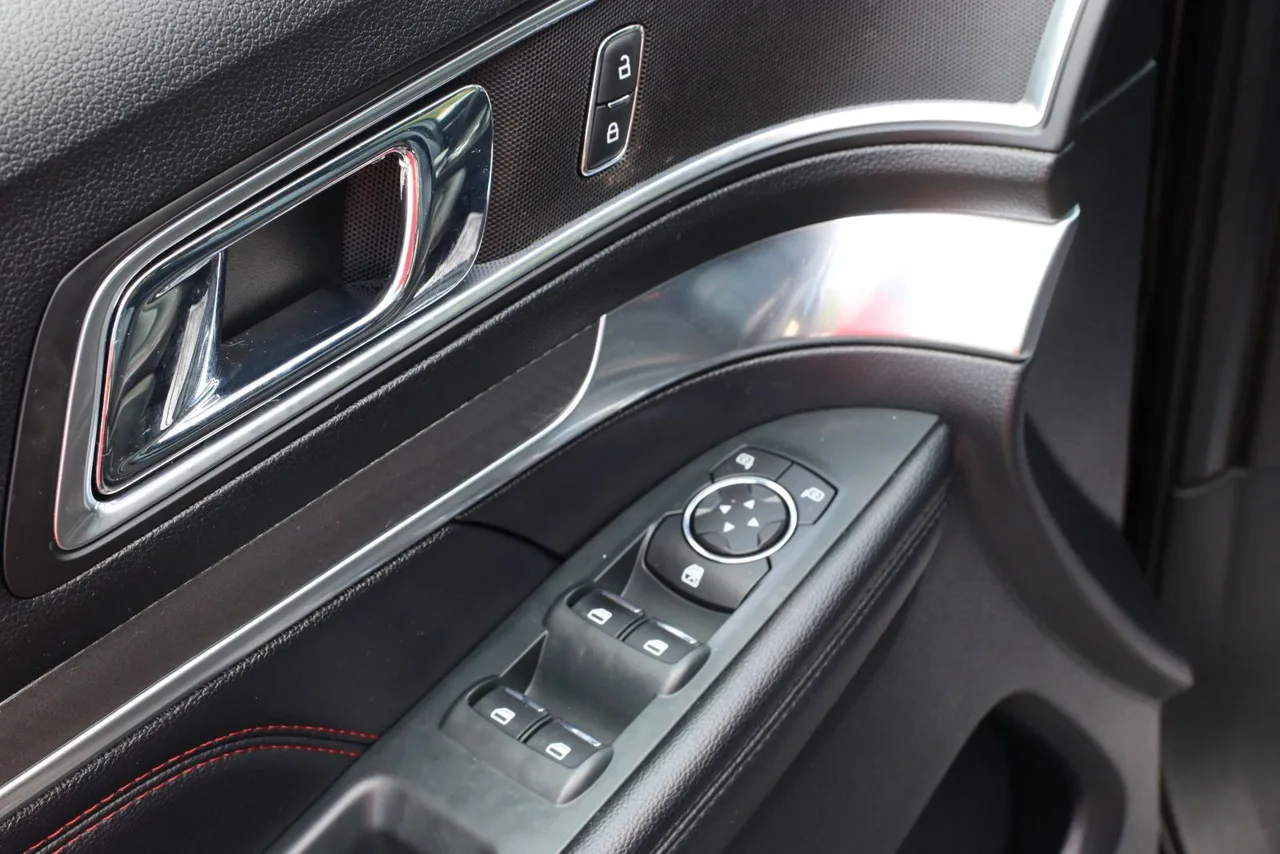 2019 Ford Explorer Sport SUV 4D in Black — photo 16 of 35