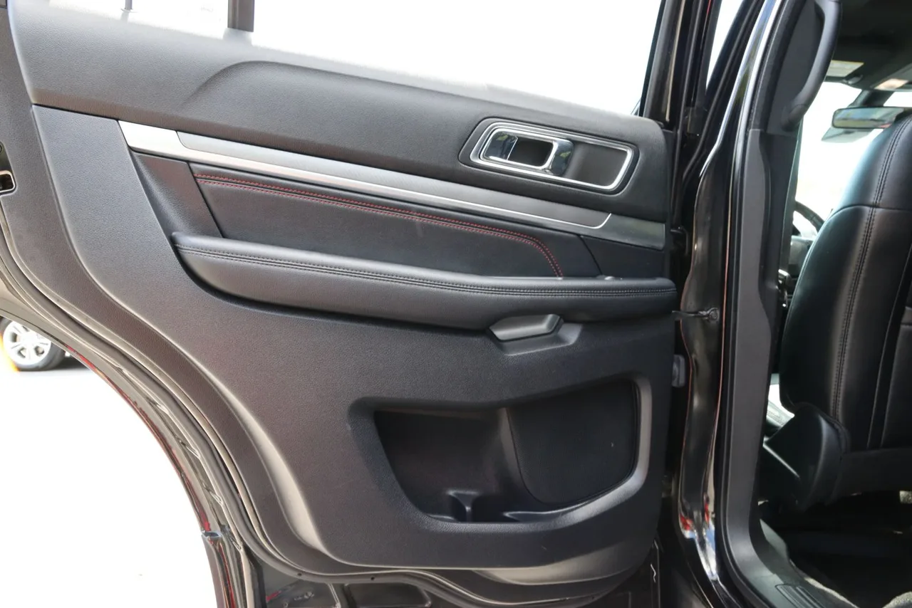 2019 Ford Explorer Sport SUV 4D in Black — photo 32 of 35