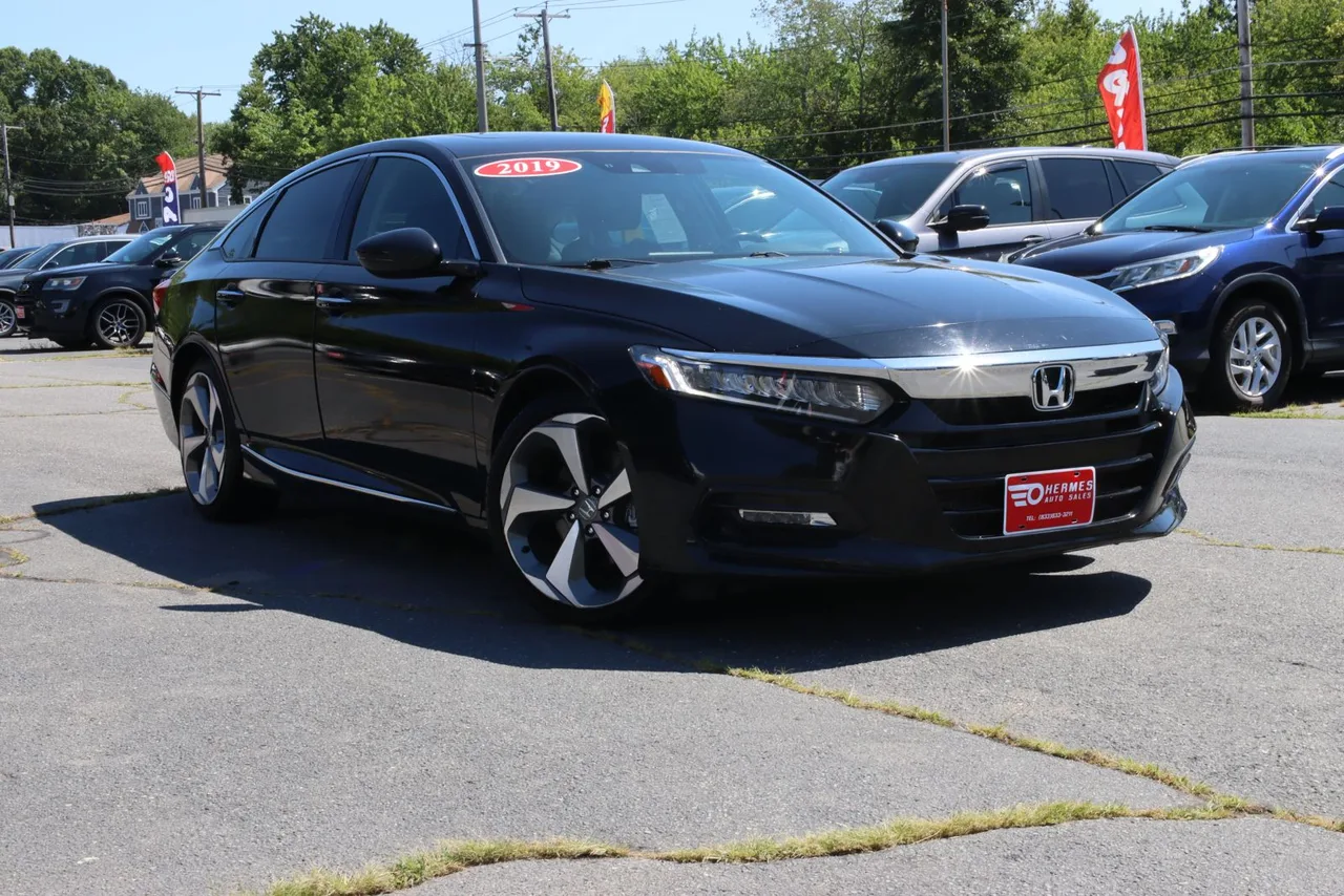 2019 Honda Accord — photo 5 of 33