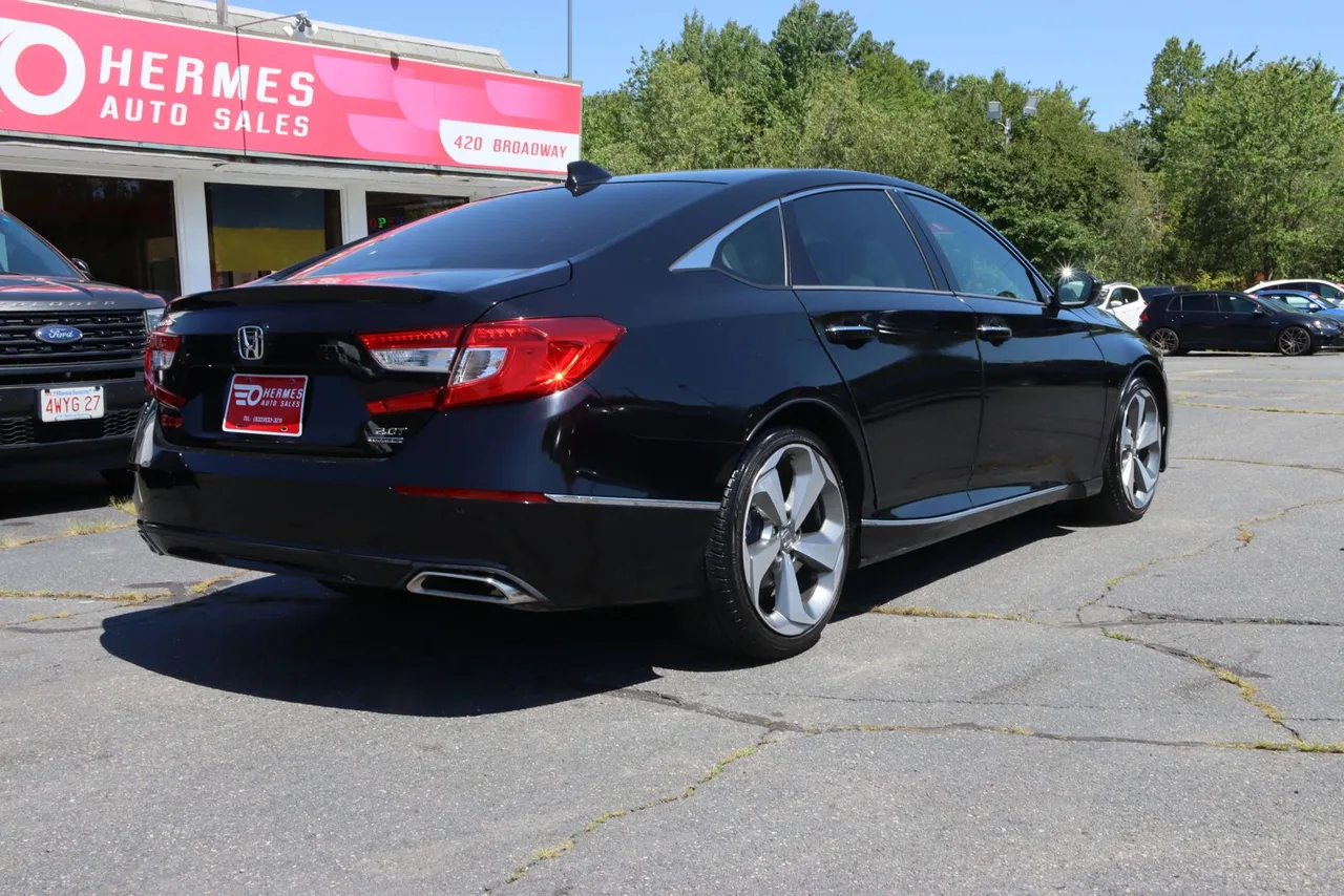 2019 Honda Accord — photo 8 of 33