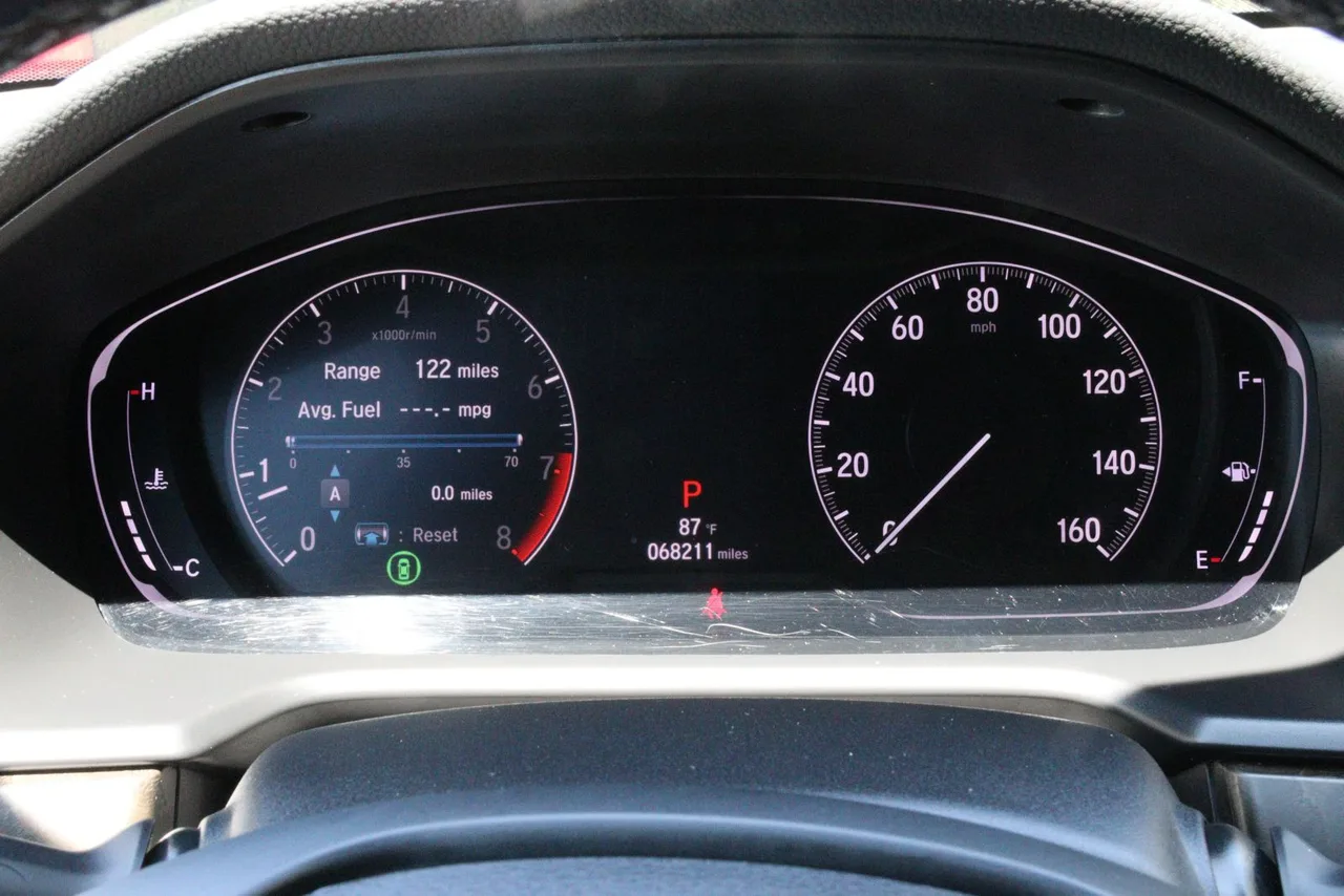2019 Honda Accord — photo 12 of 33