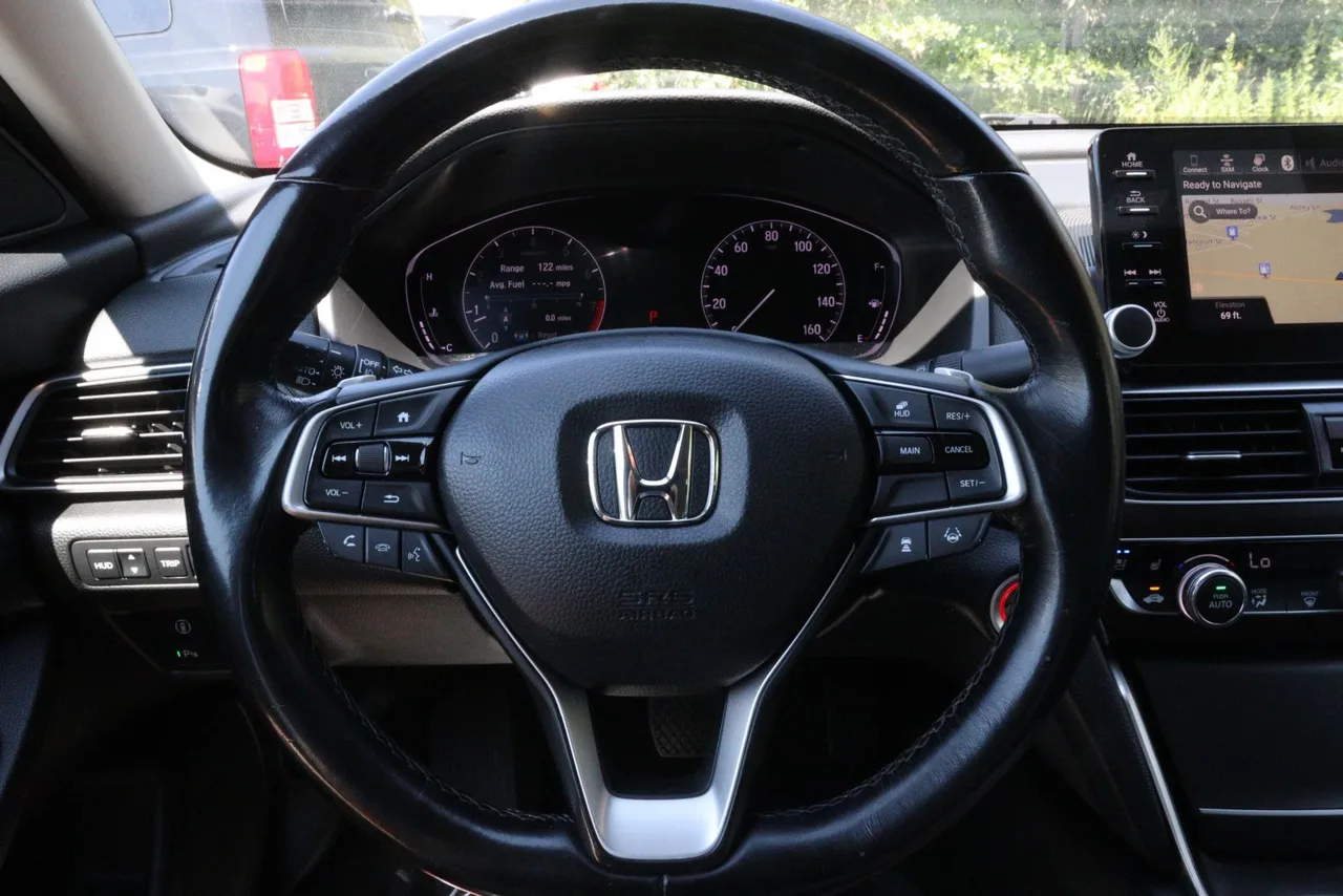 2019 Honda Accord — photo 15 of 33