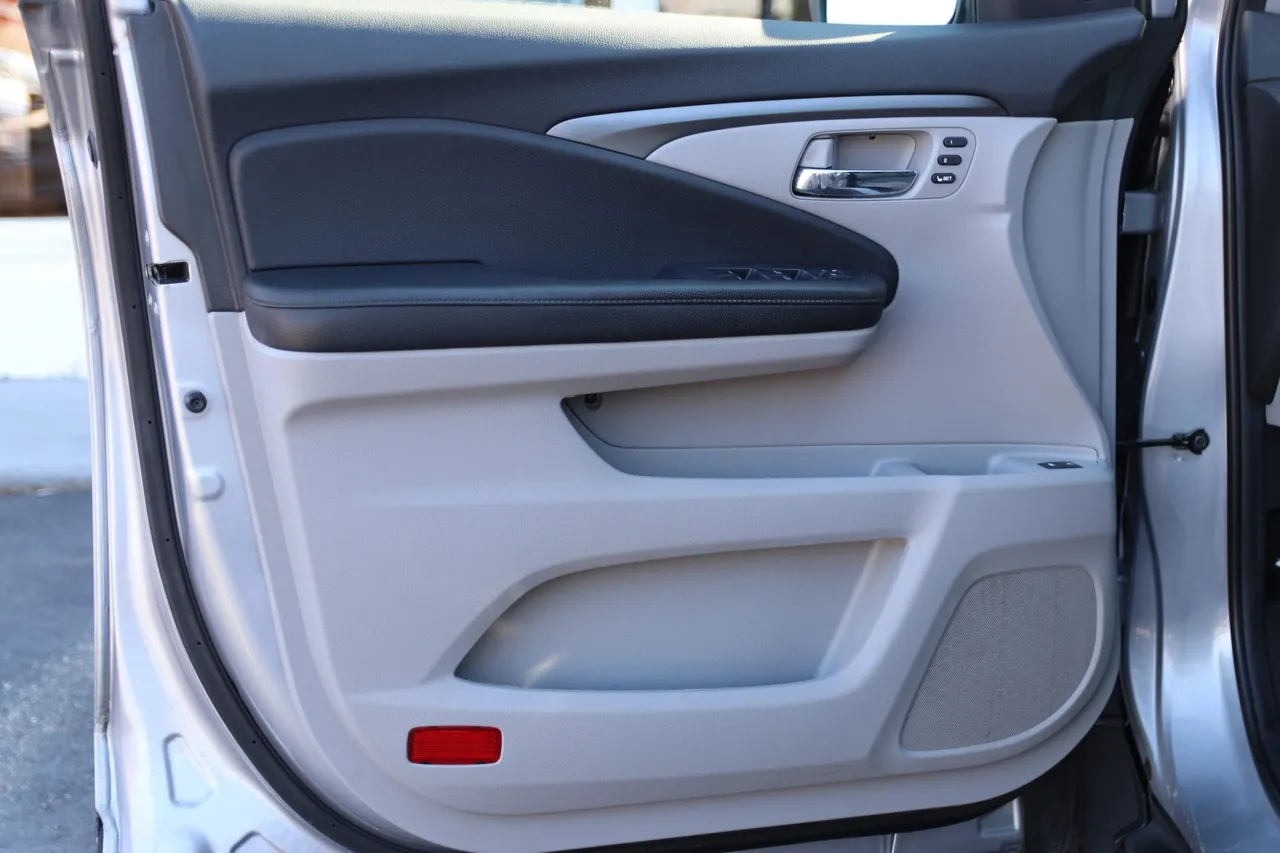 2019 Honda Pilot — photo 9 of 34