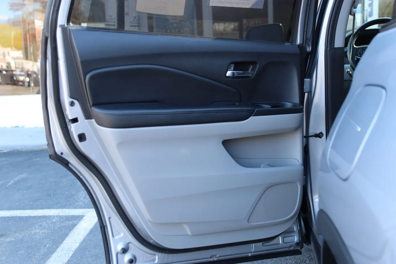 2019 Honda Pilot — photo 14 of 34