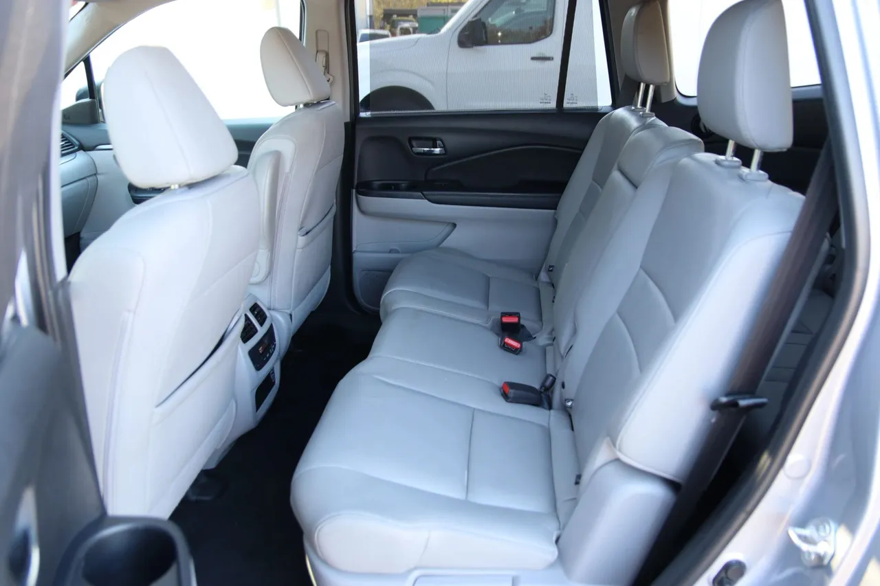 2019 Honda Pilot — photo 16 of 34