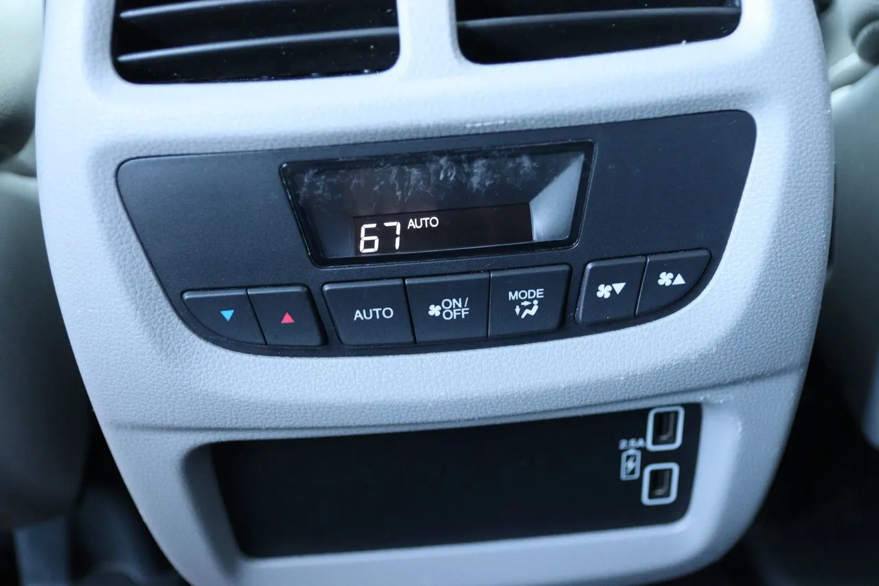 2019 Honda Pilot — photo 17 of 34