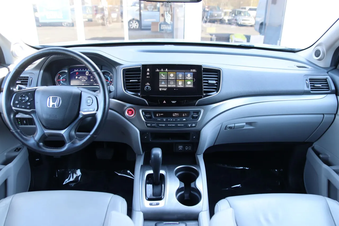 2019 Honda Pilot — photo 23 of 34