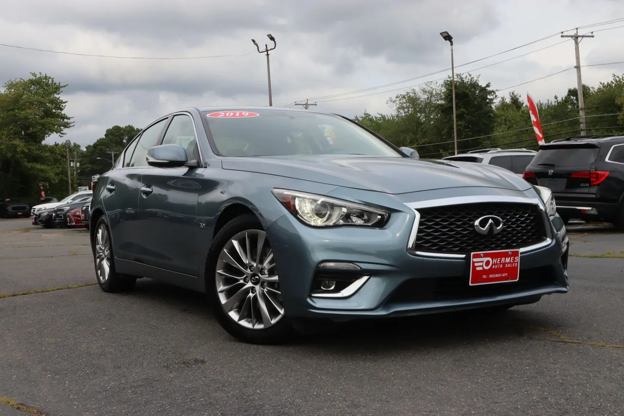 2019 Infiniti Q50 — photo 3 of 34