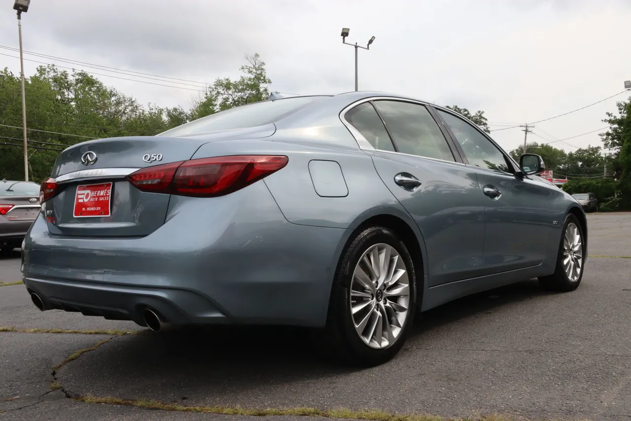 2019 Infiniti Q50 — photo 8 of 34