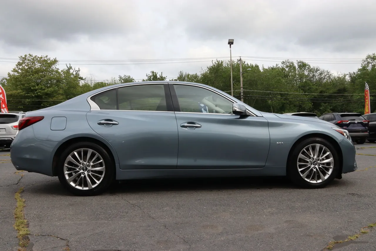 2019 Infiniti Q50 — photo 9 of 34