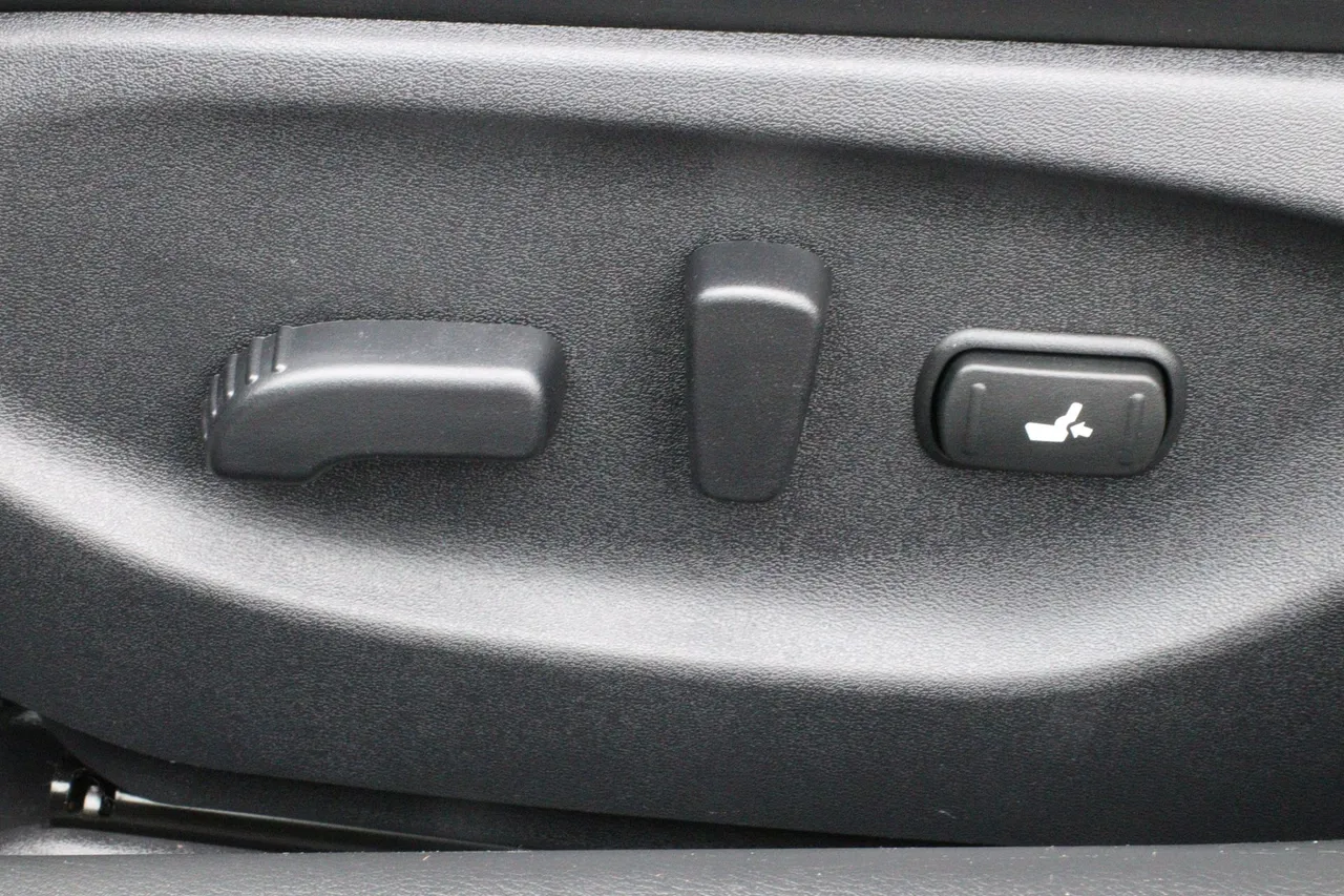 2019 Infiniti Q50 — photo 14 of 34