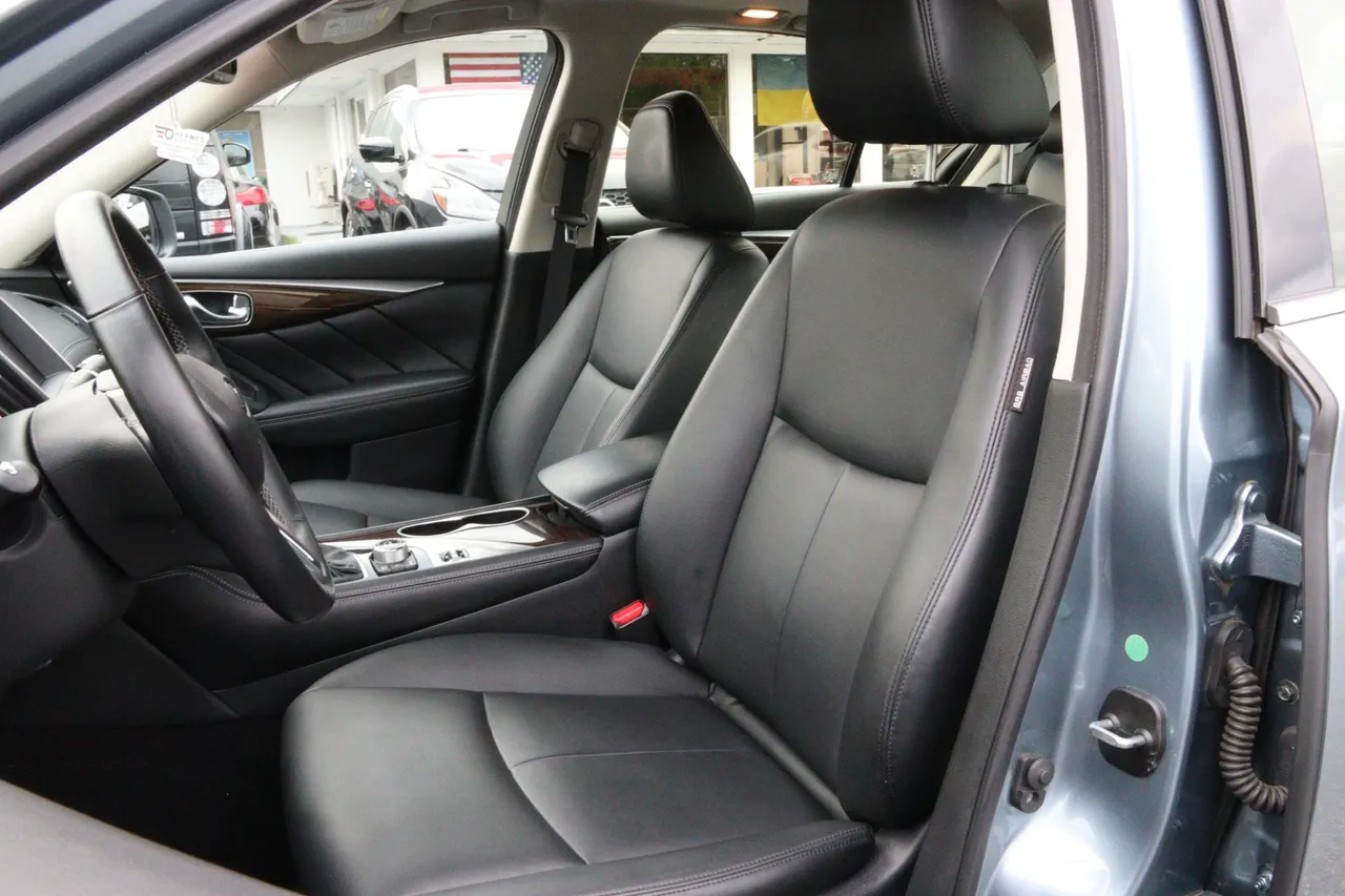 2019 Infiniti Q50 — photo 15 of 34