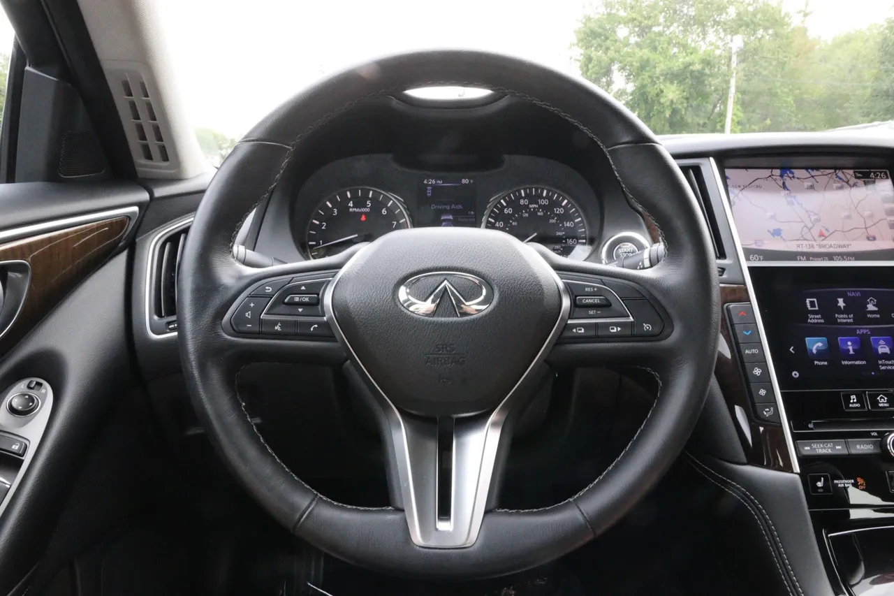 2019 Infiniti Q50 — photo 21 of 34