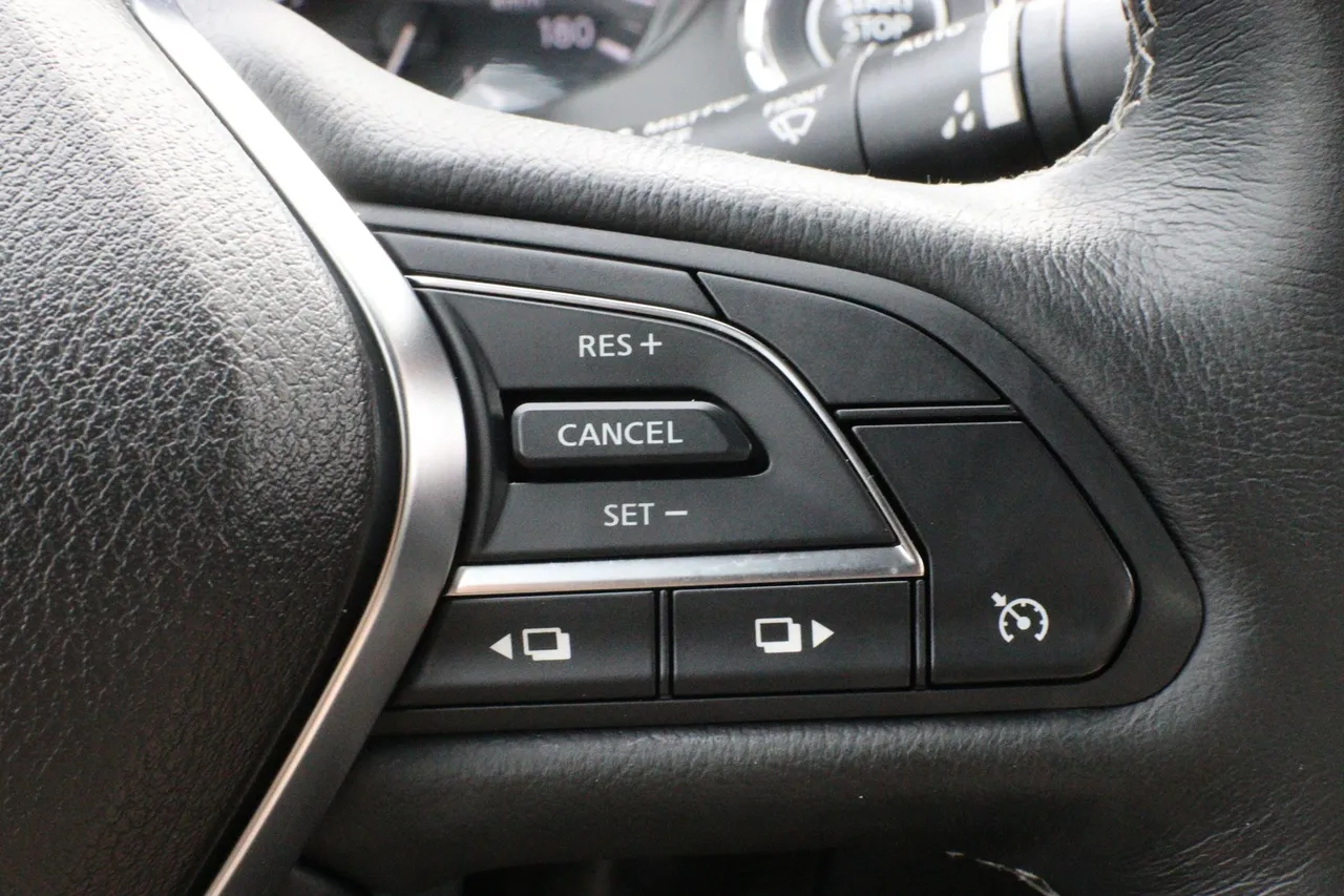 2019 Infiniti Q50 — photo 23 of 34