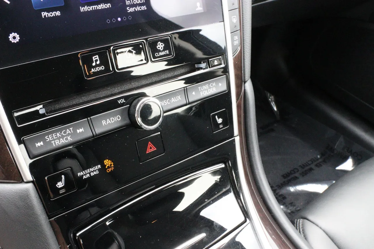 2019 Infiniti Q50 — photo 28 of 34