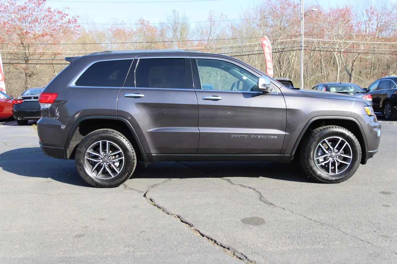 2019 Jeep Grand Cherokee — photo 6 of 33