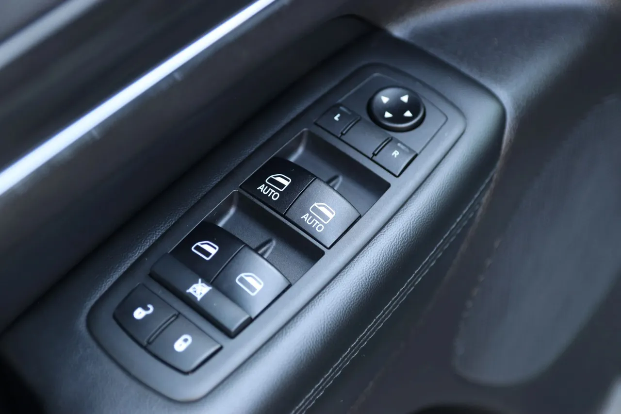 2019 Jeep Grand Cherokee — photo 10 of 33