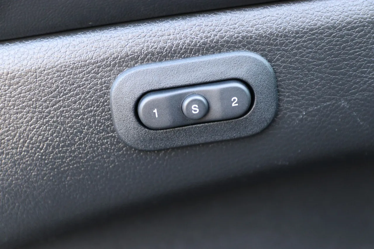2019 Jeep Grand Cherokee — photo 11 of 33