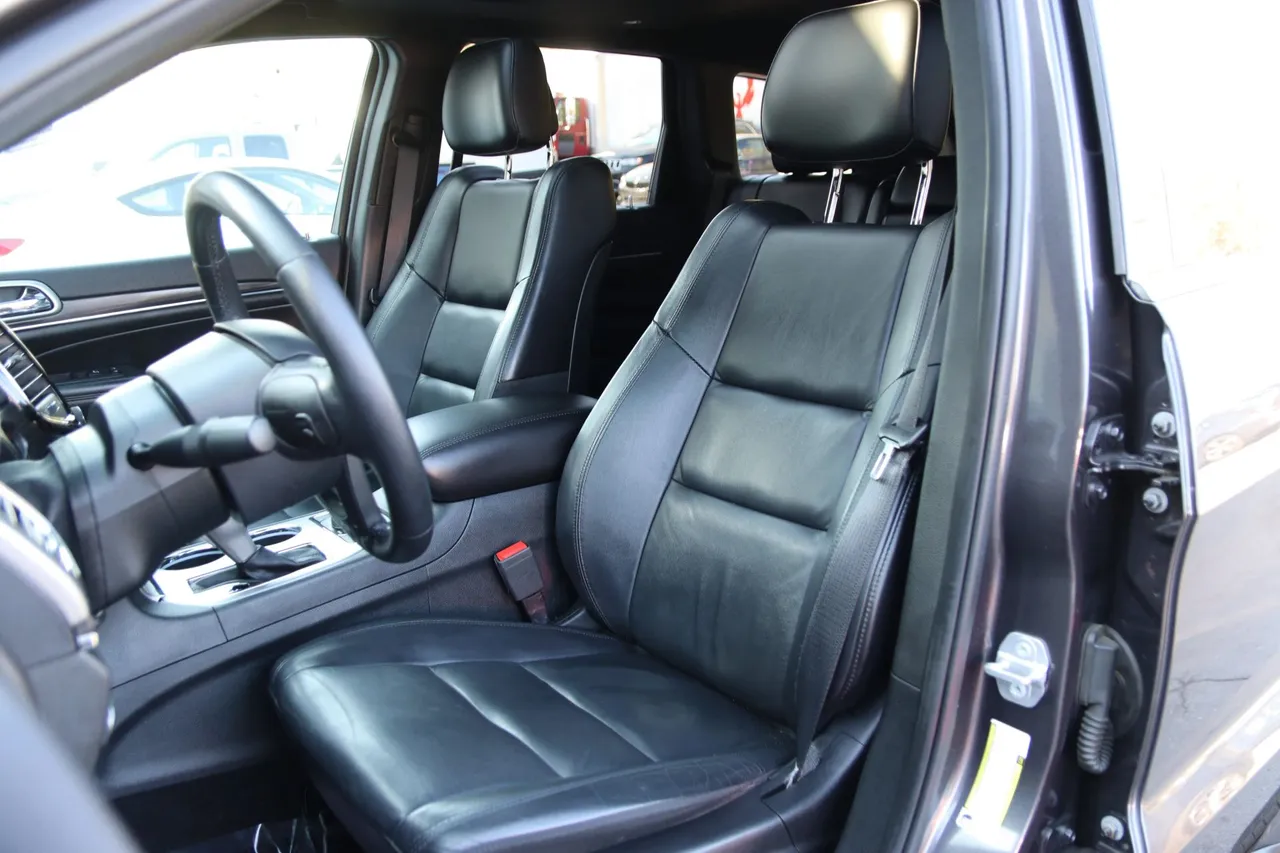 2019 Jeep Grand Cherokee — photo 12 of 33