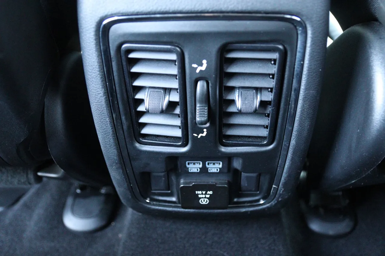 2019 Jeep Grand Cherokee — photo 16 of 33
