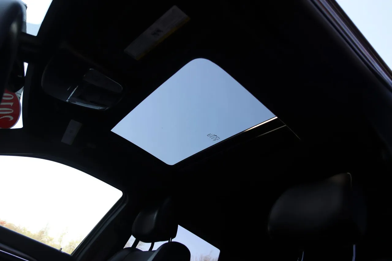 2019 Jeep Grand Cherokee — photo 19 of 33