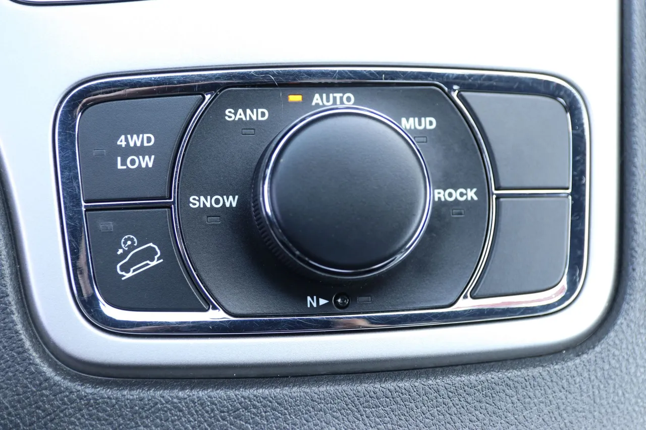 2019 Jeep Grand Cherokee — photo 29 of 33