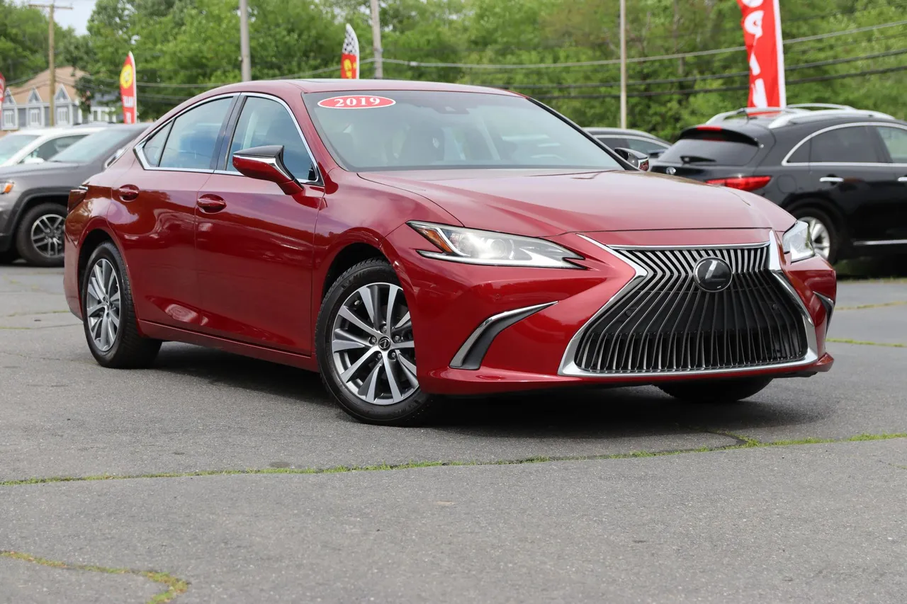 2019 Lexus ES — photo 7 of 30