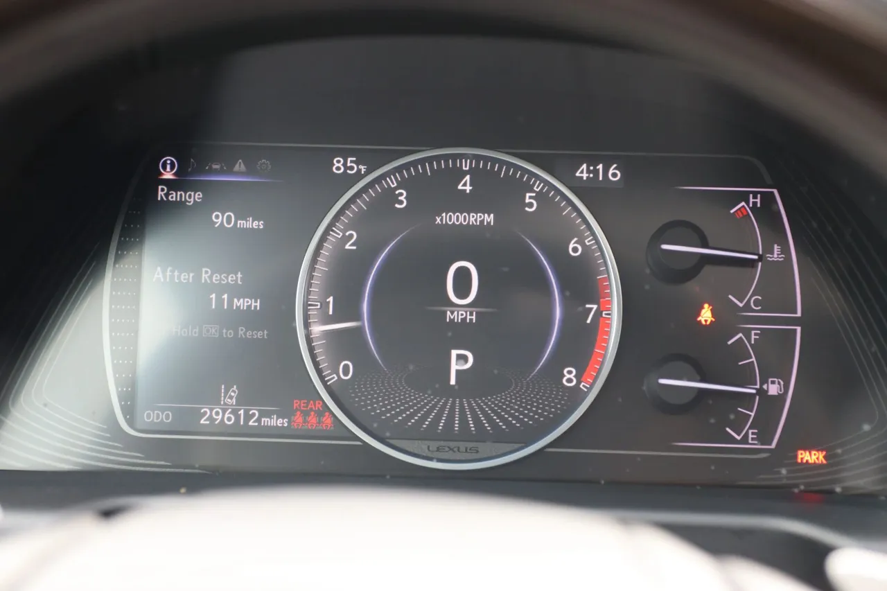 2019 Lexus ES — photo 22 of 30