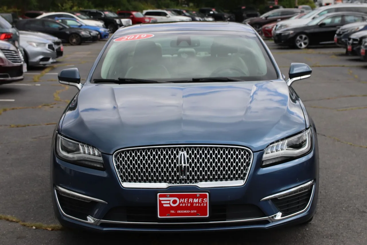 2019 Lincoln MKZ — photo 8 of 33
