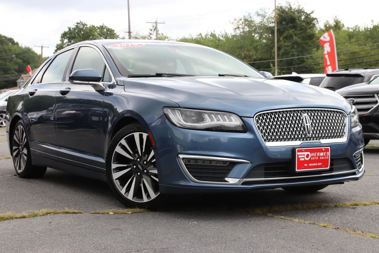 2019 Lincoln MKZ — photo 9 of 33