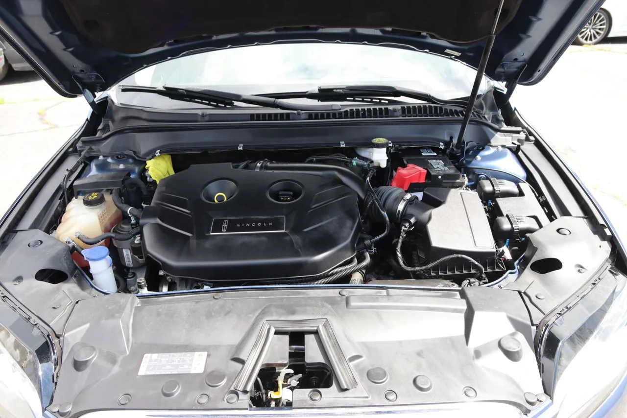 2019 Lincoln MKZ — photo 10 of 33