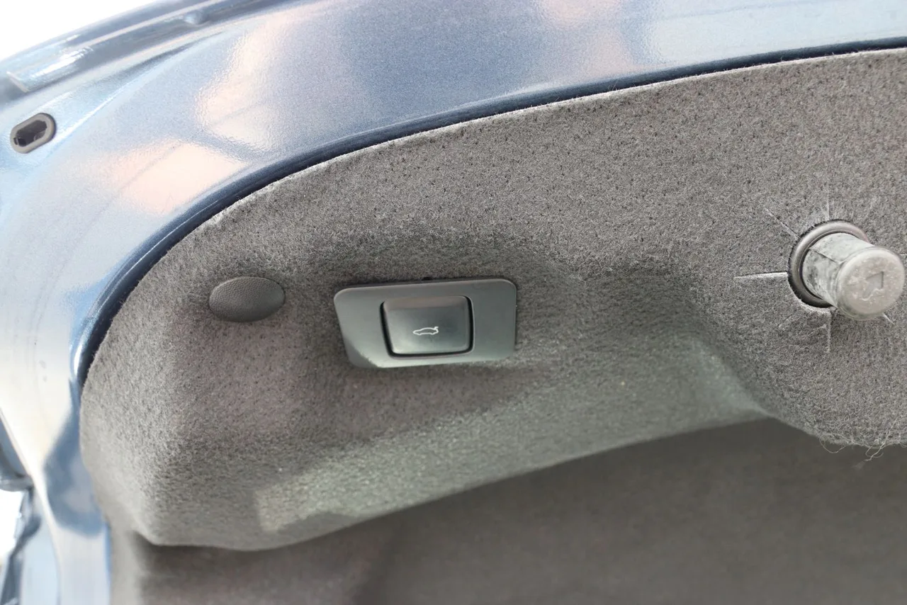 2019 Lincoln MKZ — photo 12 of 33