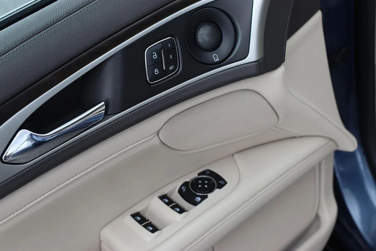 2019 Lincoln MKZ — photo 14 of 33