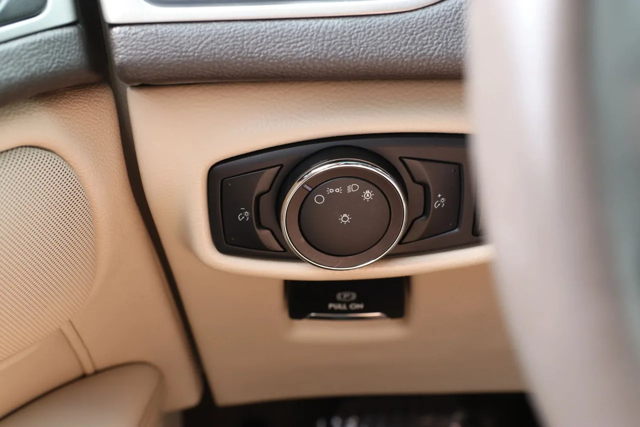 2019 Lincoln MKZ — photo 22 of 33