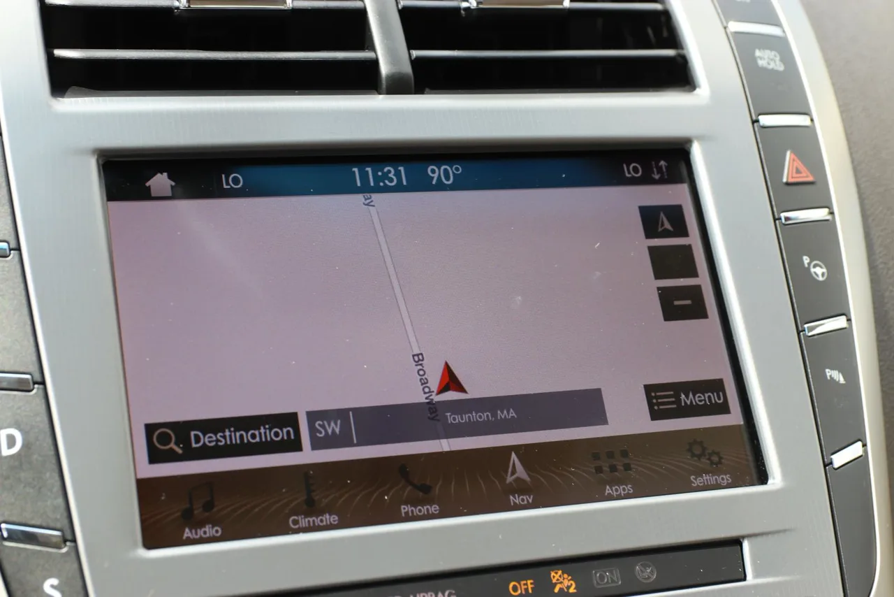2019 Lincoln MKZ — photo 25 of 33