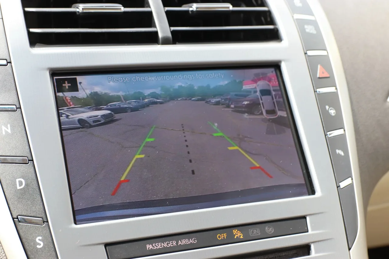 2019 Lincoln MKZ — photo 26 of 33