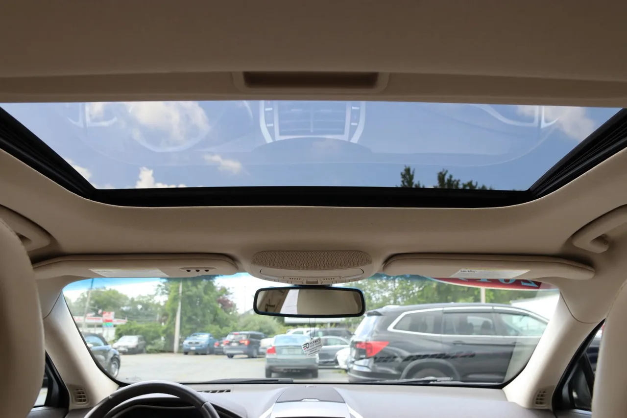 2019 Lincoln MKZ — photo 28 of 33