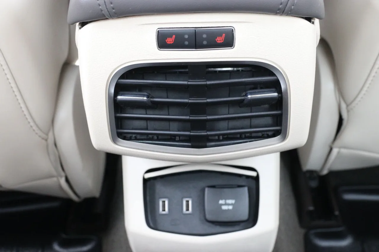 2019 Lincoln MKZ — photo 32 of 33