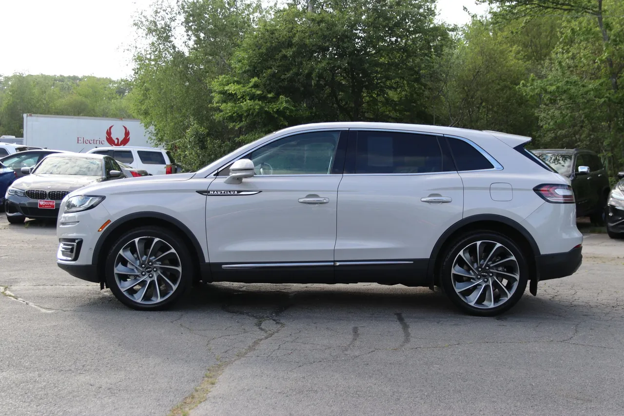 2019 Lincoln Nautilus — photo 2 of 35